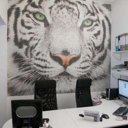 Parete ad effetto in mosaico con tigre