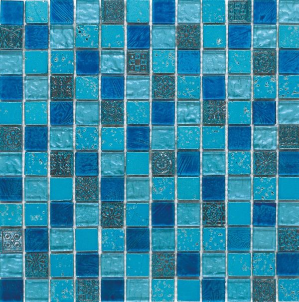 Mosaico in resina e vetro azzurro